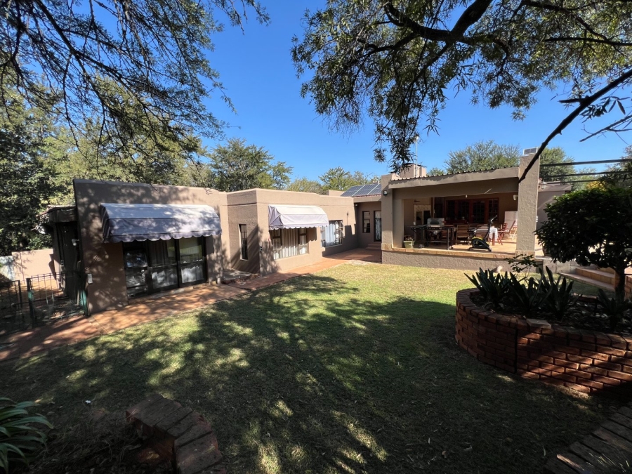 Commercial Property for Sale in Melodie North West